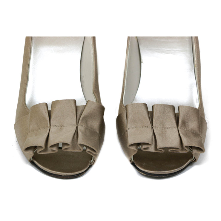 Stuart Weitzman Beige Satin Heels designer consignment From Runway With Love Cancer research Charity donation