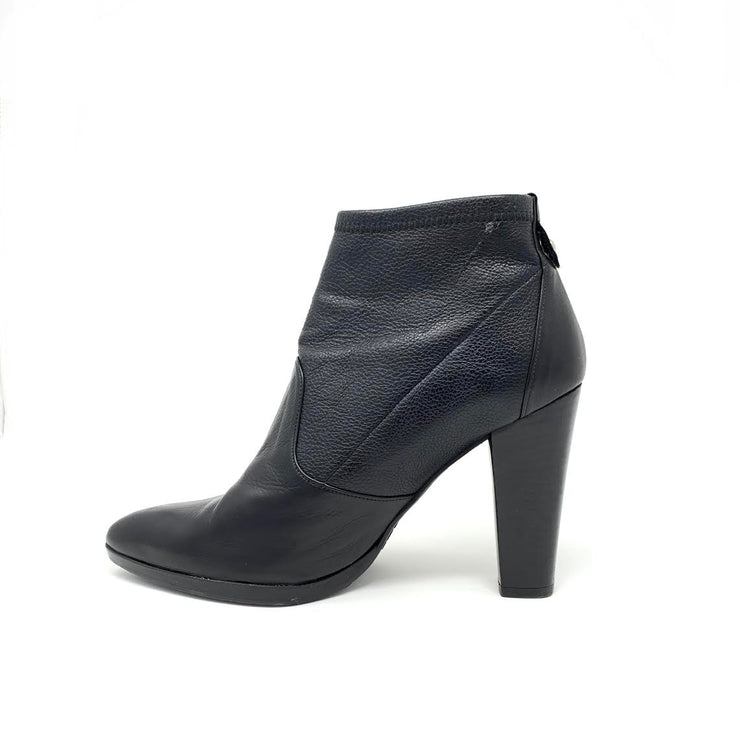 Stuart Weitzman Black Leather Ankle Boots Designer Consignment From Runway With Love